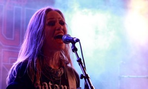 CrucifiedBarbara-DivanduMonde-15-10