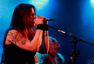 CrucifiedBarbara-DivanduMonde-15-16